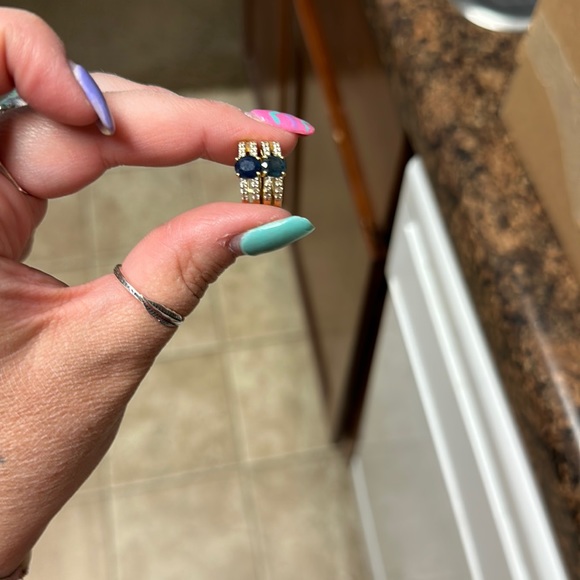 Earrings - Picture 1 of 1